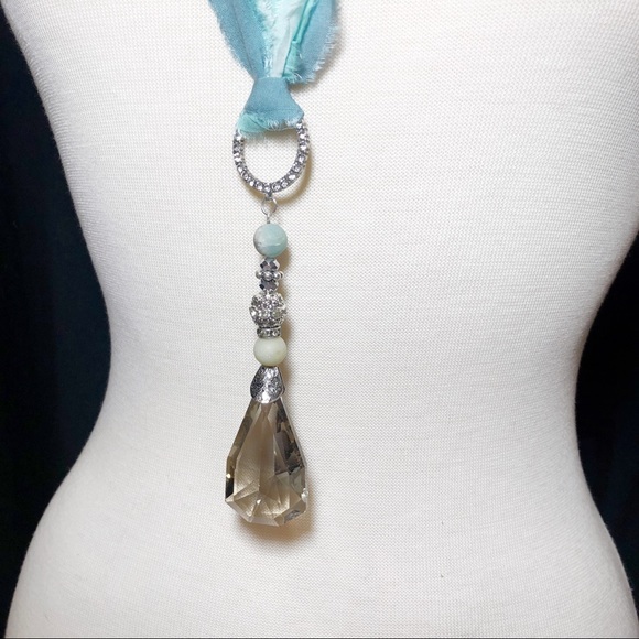 🔴 CLEARANCE Long Blue Ribbon Glass Jeweled Pendant Necklace - Picture 3 of 4